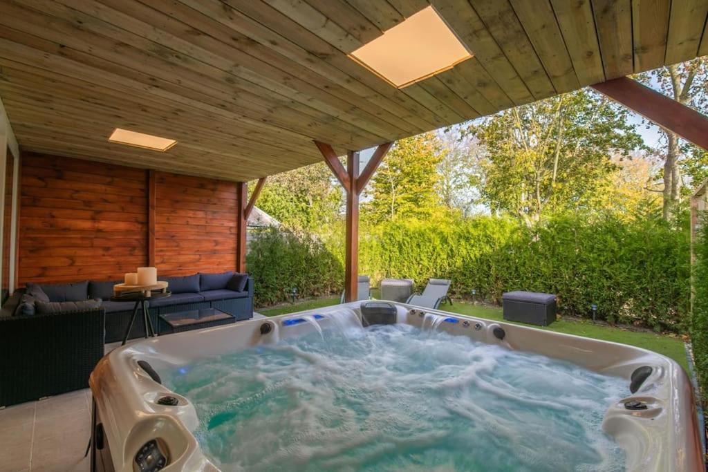 Wellness Studio Tiel Met Sauna En Jacuzzi Dış mekan fotoğraf